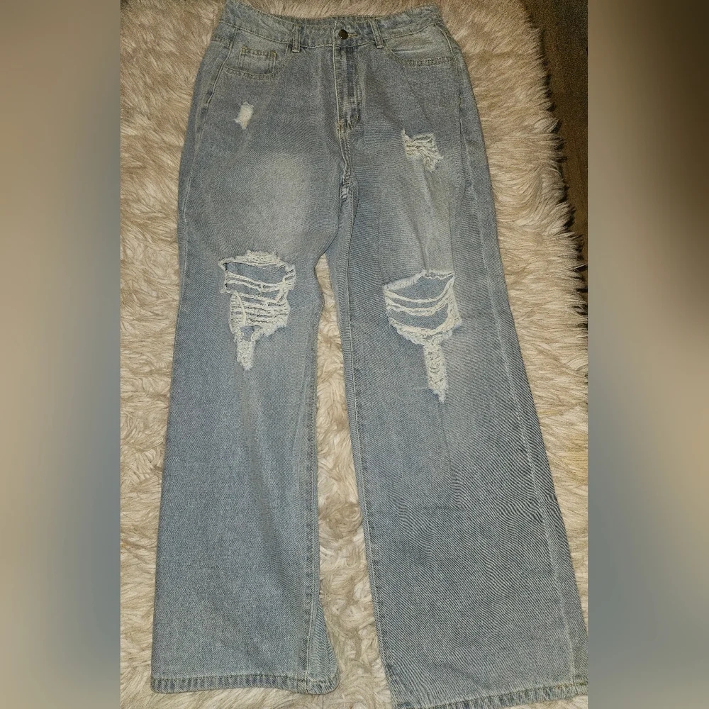 SHEIN Light Wash High-Rise Distressed Straight Leg Jeans – Size L